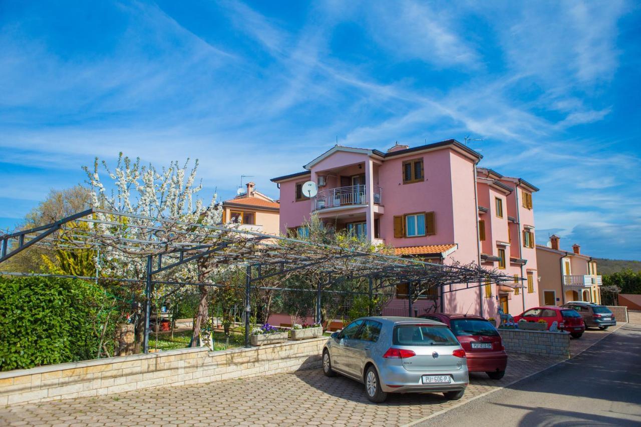 Apartments Lorena Πόρετς Εξωτερικό φωτογραφία