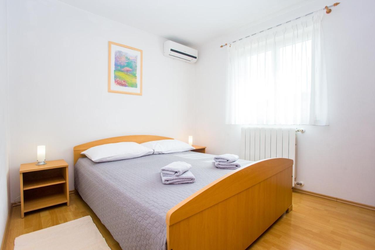Apartments Lorena Πόρετς Εξωτερικό φωτογραφία